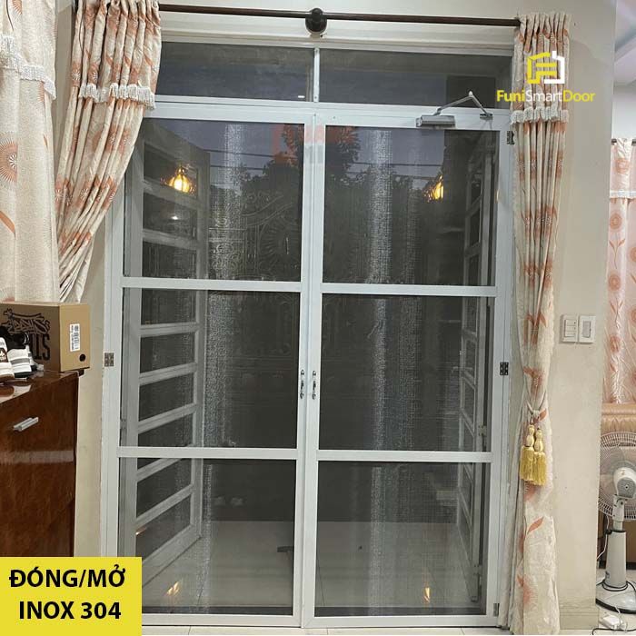 Cửa chống côn trùng hữu ích, cửa inox chống muỗi đóng mở