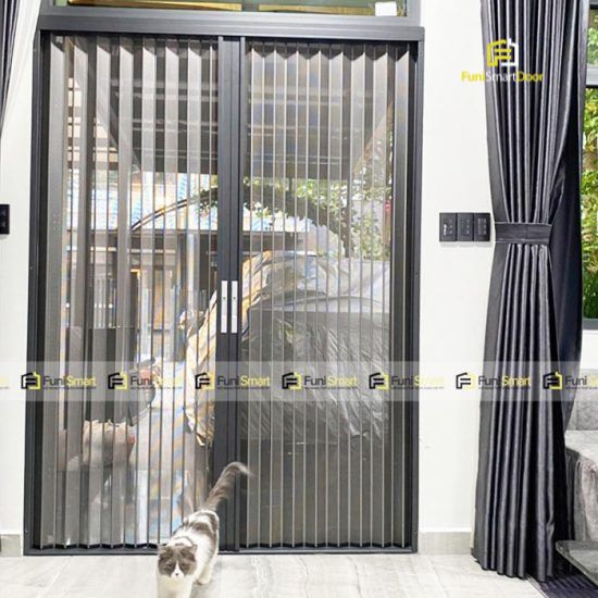 Cửa lưới xếp lá nhôm Funi Smart Door - Chống mèo