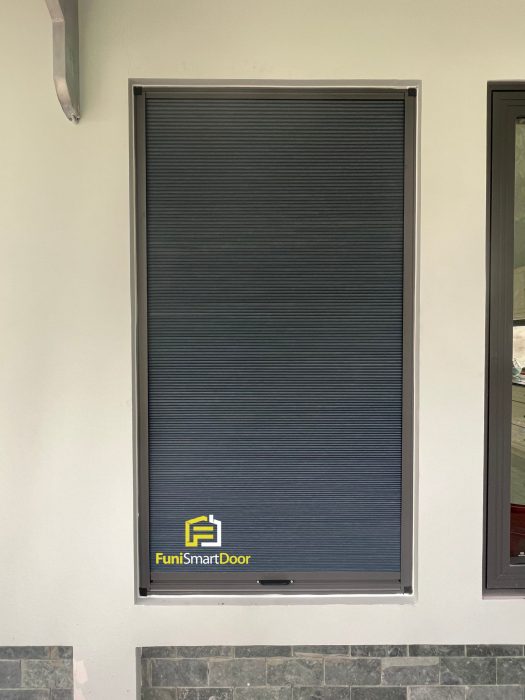 Cửa xếp tổ ong trên kính Funi Smart Door