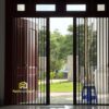 Cửa lưới xếp lá nhôm màu đen siêu bền, phong cách hiện đại