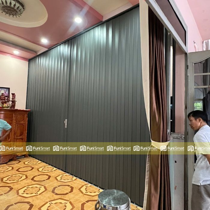 Vách ngăn phòng thờ xếp lá nhôm kín cao cấp