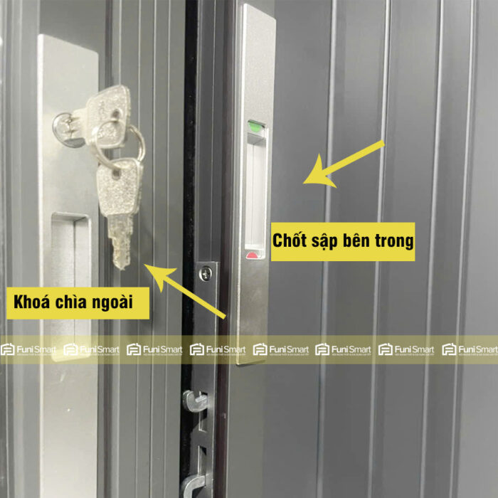Chi tiết khóa chìa chốt sập của cửa xếp lá nhôm